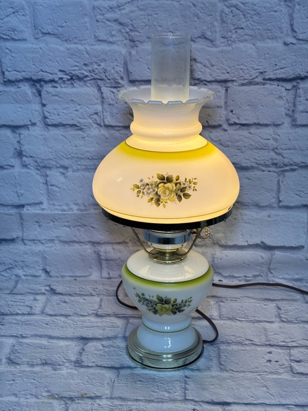 Vintage Gone With The Wind  Hurricane Parlor Lamp 12” Hand Painted Flowers WORKS
